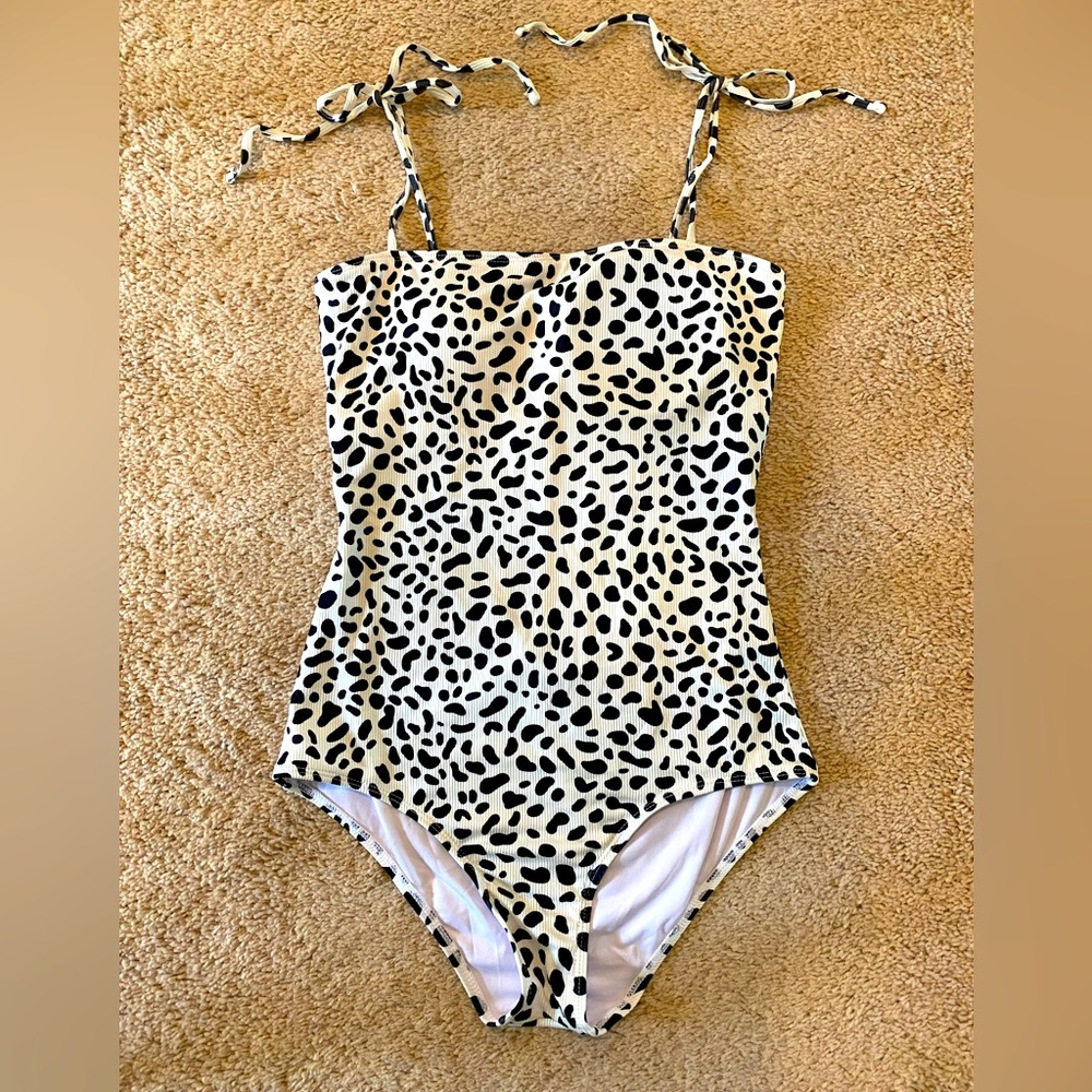 Geode Swimwear black and white cheetah print one piece swimsuit size medium